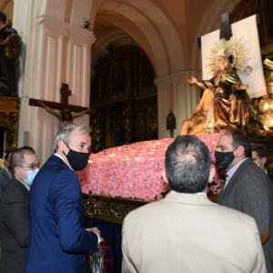 Visita del Alcalde de Zaragoza a la Virgen de la Piedad